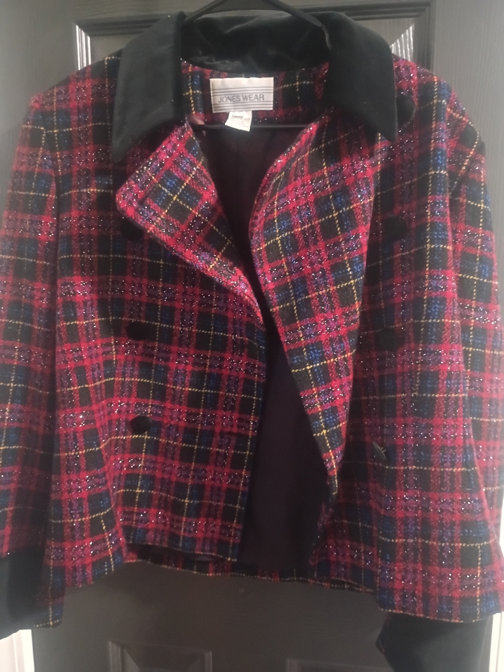Jones Wear Red Plaid Tweed Jacket with Black Collar